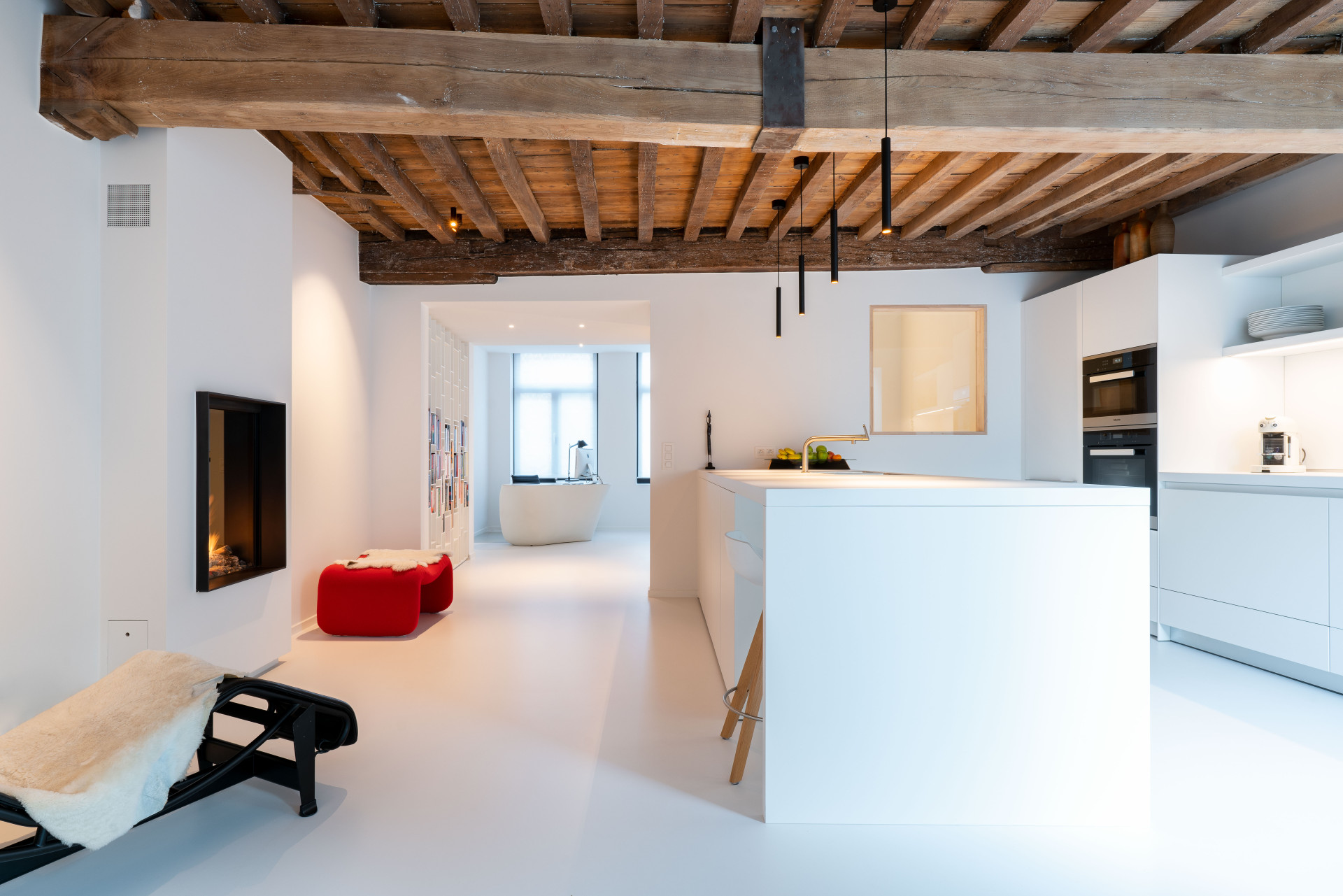 Nobel_TexturedBlack (1)_1