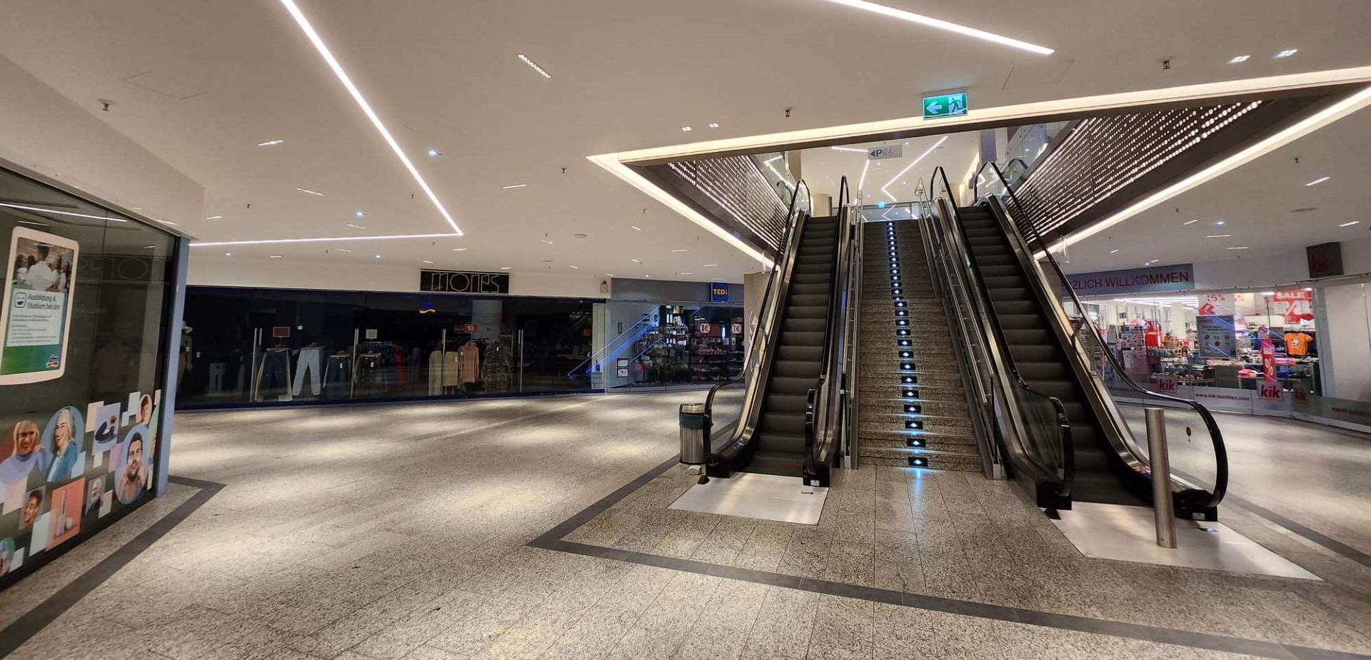 Sanierung Rheydt Galerie Mönchengladbach (TAL 2U Profile-Neko Fusiomn Donwlight-LEDLinear Xooline IP40 Voute- u 8